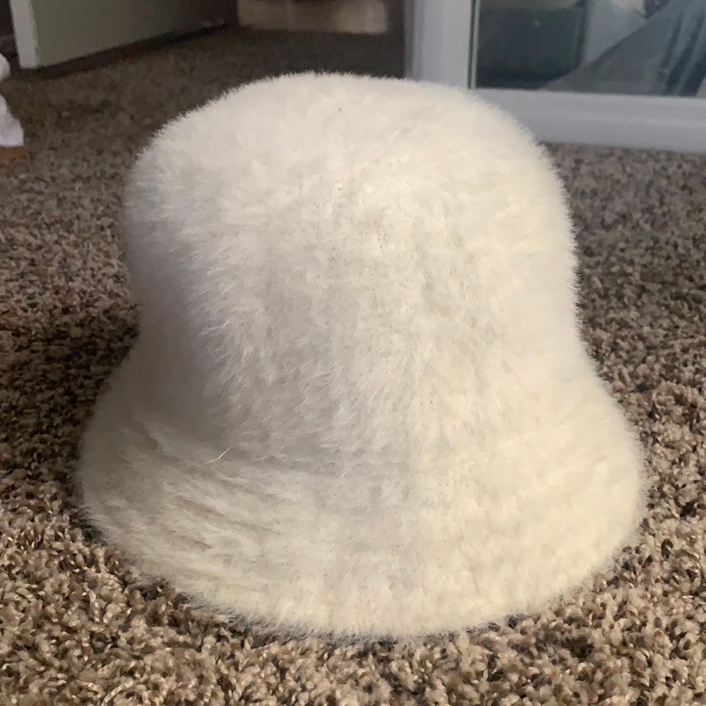 White fluffy bucket hat UO